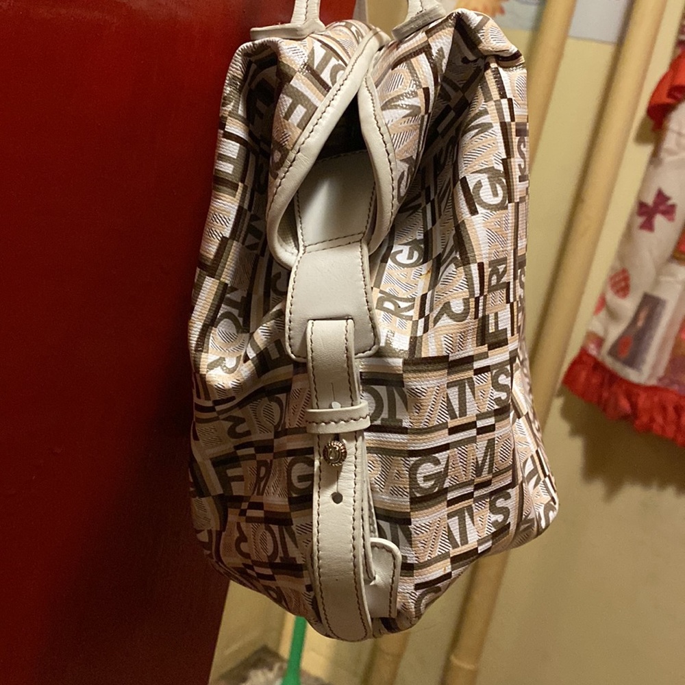 Salvatore Ferragamo bag sale! - Picture 3 of 12